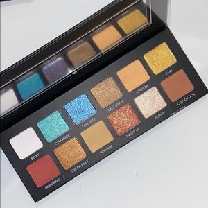 Exclusive Boxy Charm Palette